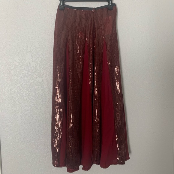 Zara Burgundy Midi Flare Sequin Skirt! So cute fancy or with a t shirt. - Picture 4 of 9